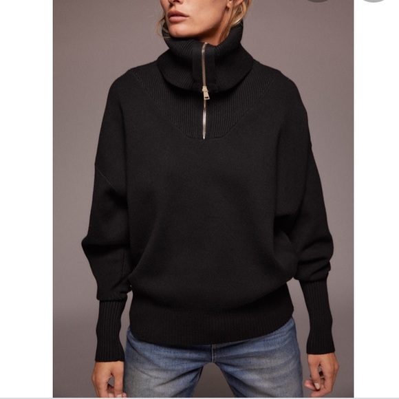 Zara Sweaters - Solddd Outtt